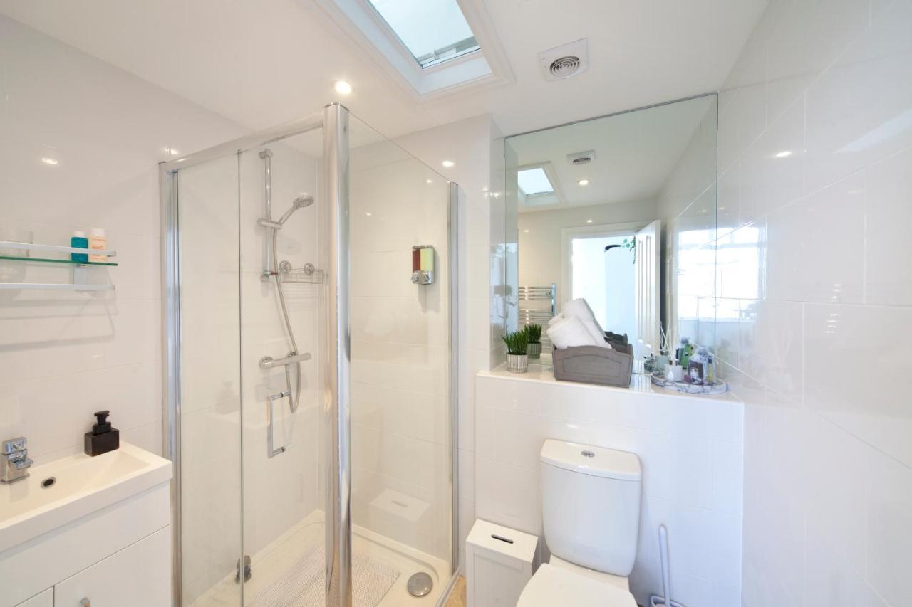 Beachfront Compact Coastal Crib, Direct Sea Views & Air Conditioning Littlestone-on-Sea Esterno foto