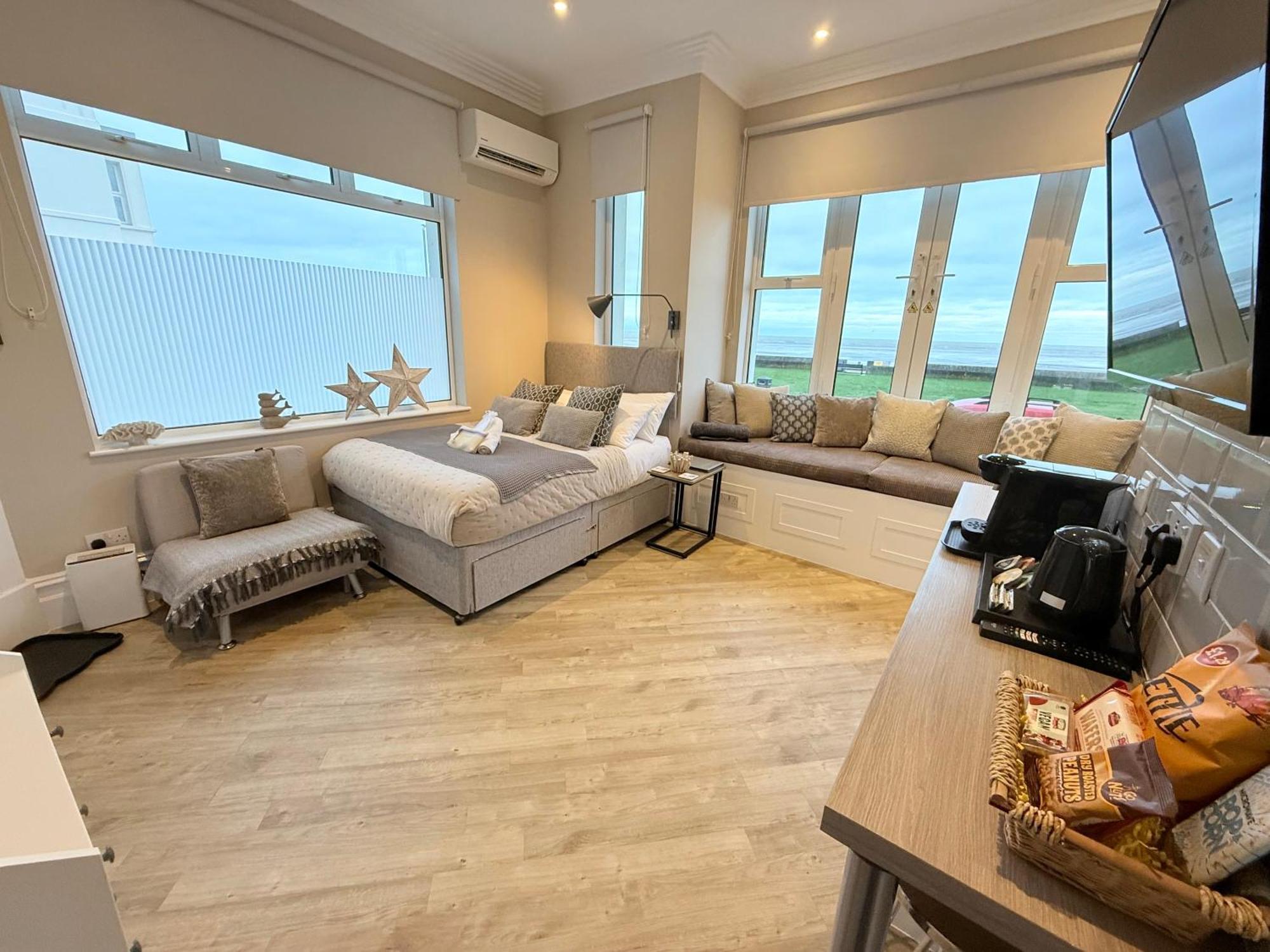 Beachfront Compact Coastal Crib, Direct Sea Views & Air Conditioning Littlestone-on-Sea Esterno foto